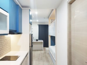 Studio | Private kitchen - Cozy Stay Studio At Mataram City Apartment (Ngaglik)