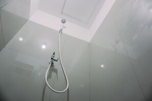 Studio | Badezimmer | Dusche, Handtücher