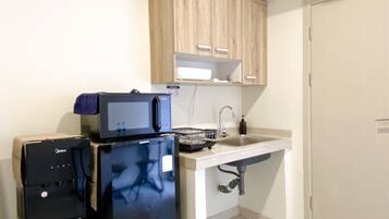 Studio | Eigene Küche | Großer Kühlschrank, Herdplatte