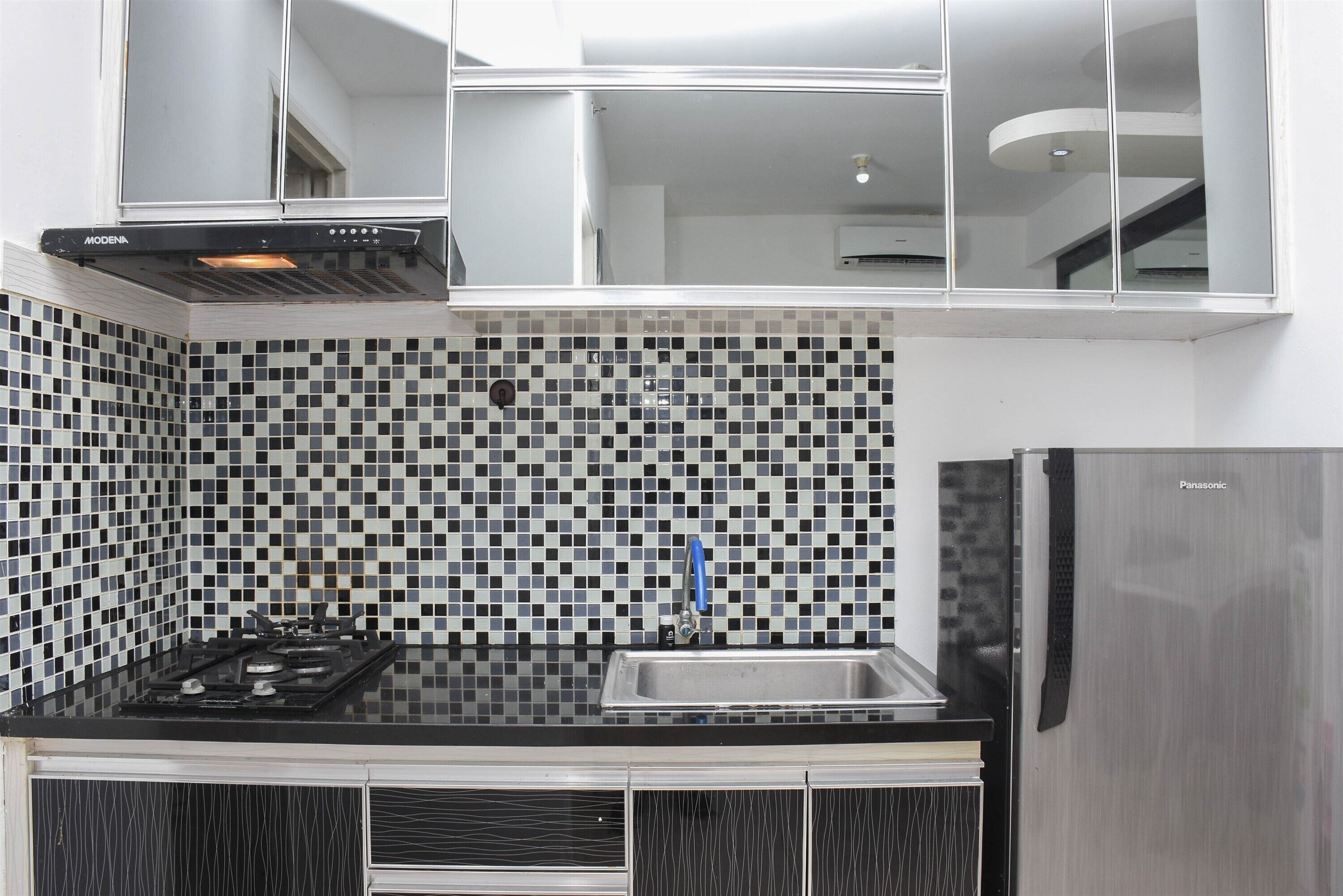 Huoneisto | Yksityinen keittiö | Täysikokoinen jääkaappi, liesi