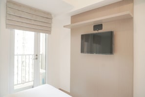 Studio | Minibar, free WiFi - Modern Look Studio Tokyo Riverside Pik 2 Apartment (Teluknaga)