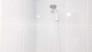 Studio | Bathroom