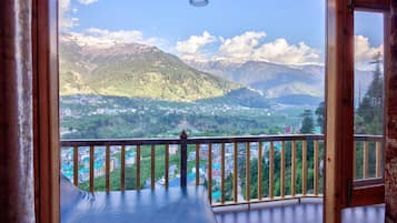 Executive Studio Suite | Balcony