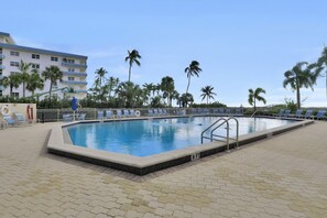 Et oppvarmet basseng