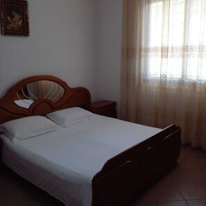 3 habitaciones, tabla de planchar con plancha y wifi gratis 