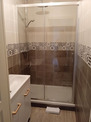Towels, soap, toilet paper