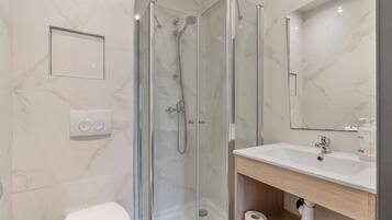 Apartment, 1 Bedroom, Terrace | Bathroom