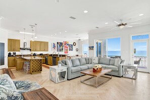 Smart-tv, bøger, kontorer