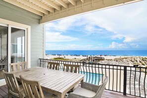 Outdoor dining - Dixie Tide - Beachfront, pet-friendly OBA luxury property (Orange Beach)