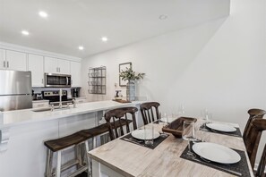 Dining - NEW LISTING!!! Gulfside Villa 2C - AMAZING beachfront view NO HASSLE CHECK OUT (Pensacola)