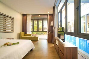 7 bedrooms, desk, iron/ironing board, free WiFi - Luxurious 7-Bedroom Garden Villa with Sauna + Pool (Đà Nẵng)