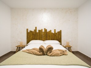3 chambres, coffres-forts dans les chambres, fer et planche à repasser