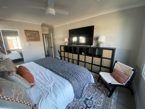 2 bedrooms, iron/ironing board, WiFi, bed sheets