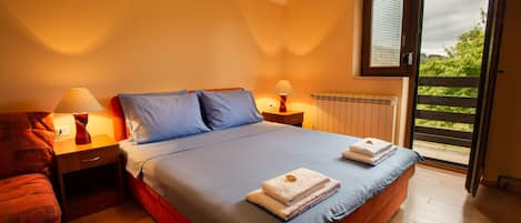 1 chambre, fer et planche à repasser, lit parapluie, Wi-Fi gratuit