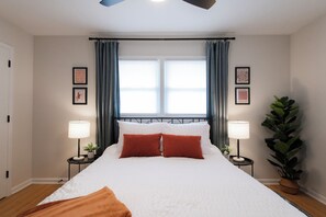 4 bedrooms, desk, iron/ironing board, travel cot