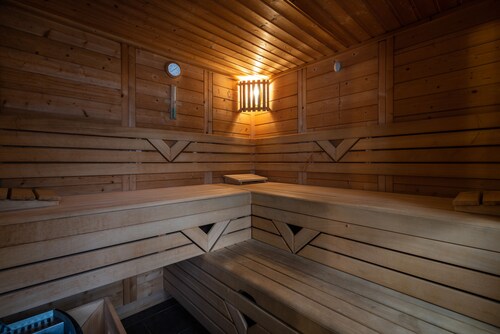 Comfortable chalet apartment next to the ski slope