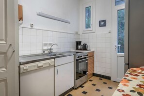 Fridge, microwave, oven, dishwasher