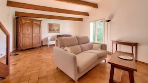 Unclassified image, 4 of 24, button - Large house for 7 400m from the beach (Sainte-Marie-de-Ré)