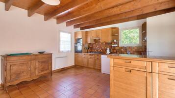 Réfrigérateur, micro-ondes, four, lave-vaisselle