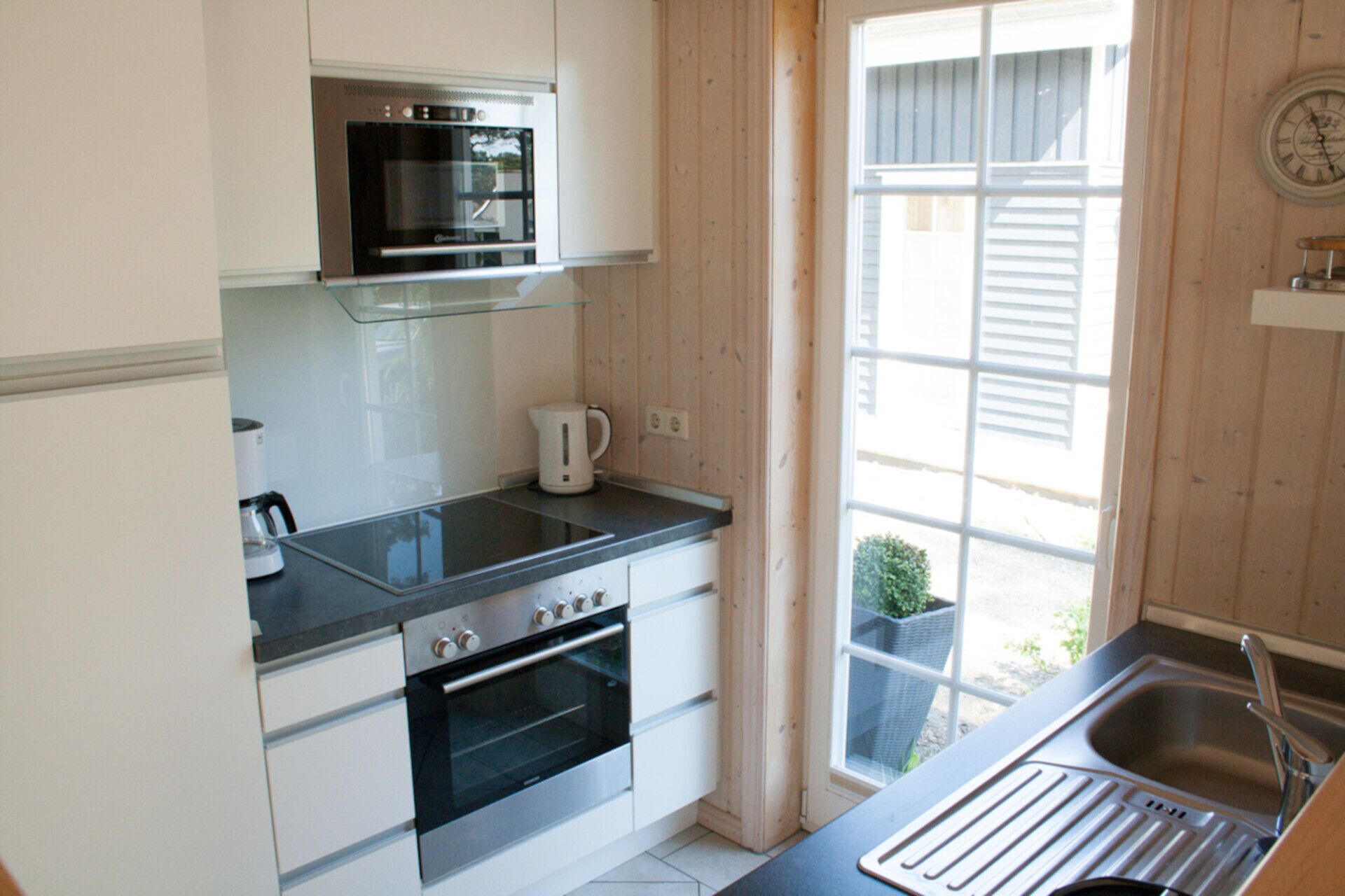 Frigorífic, microones, forn i placa de cuina 