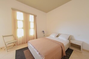 2 chambres, fer et planche à repasser, Wi-Fi, literie fournie