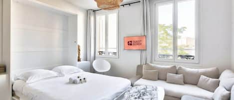 Iron/ironing board, internet, bed sheets