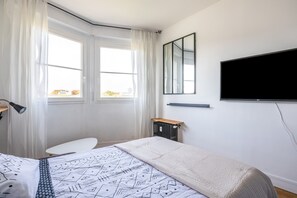 2 chambres, fer et planche à repasser, accès Internet, draps fournis