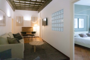Living area - Piazza Navona Charming Apartment (Rome)