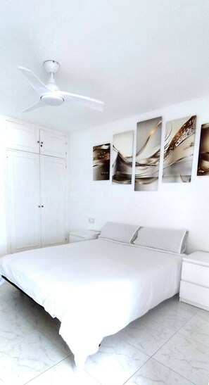 3 soverom, strykejern/-brett, wi-fi og sengetøy