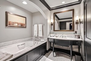 مجففات شعر، مناشف