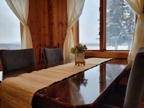 Interior - Big sky aurora! Stunning views. On-Site Sled Dog tour available! (Fairbanks)