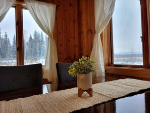 Interior - Big sky aurora! Stunning views. On-Site Sled Dog tour available! (Fairbanks)