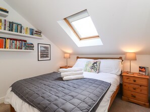 2 habitaciones, decoración personalizada y muebles diferentes 