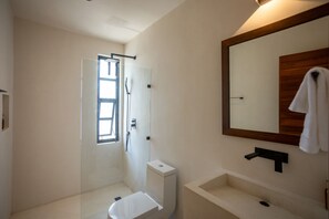 Shower, hair dryer, towels, soap - Appartement Bohème Romantique Avec Piscine, Wifi Rapide, au Coeur de La Veleta (Tulum)