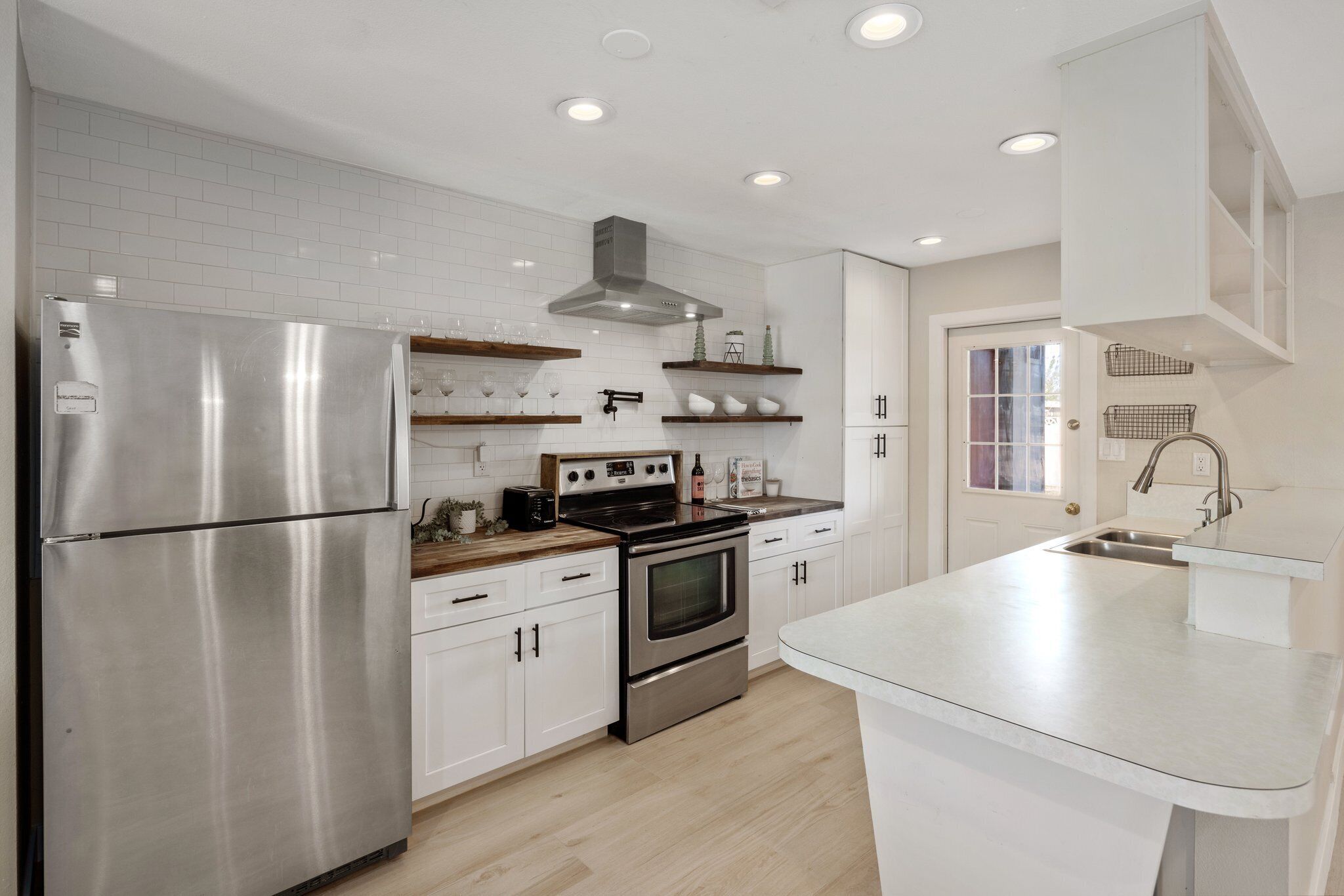 Updated Tempe Cozy Casa | 3 Bedroom w/ Backyard!