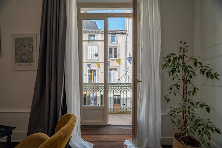 Grand Suite | Living area. Les Suites de Bellac