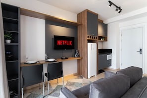 Apartamento 610 | Living area - Ministro Ferreira Alves (São Paulo)