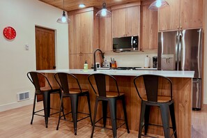Fridge, microwave, oven, stovetop - Brand NEW cozy cabin in the woods. 5 mins to the lake. 40 mins to Yellowstone!  (Island Park)