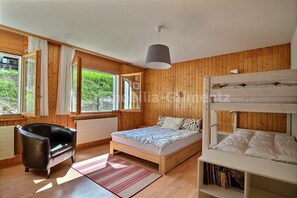 2 dormitorios, tabla de planchar con plancha, Internet