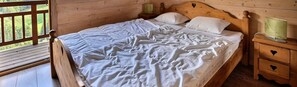 3 bedrooms, iron/ironing board, Internet