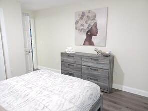 3 soverom, strykejern/-brett, wi-fi og sengetøy