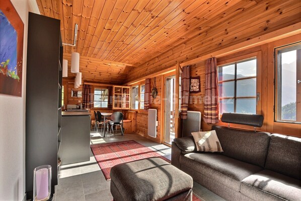 TV - Comfortable flat on 2 levels for 6 people, living room, kitchen area with dishwasher, 1 double bedro (Grimentz)