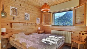 Unclassified image, 5 of 12, button - Middle class flat on 2 levels for 6 people, living room, kitchen area with dishwasher, 1 double bedr (Grimentz)