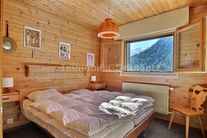 2 chambres, fer et planche à repasser