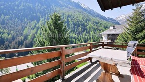 Unclassified image, 3 of 12, button - Middle class flat on 2 levels for 6 people, living room, kitchen area with dishwasher, 1 double bedr (Grimentz)