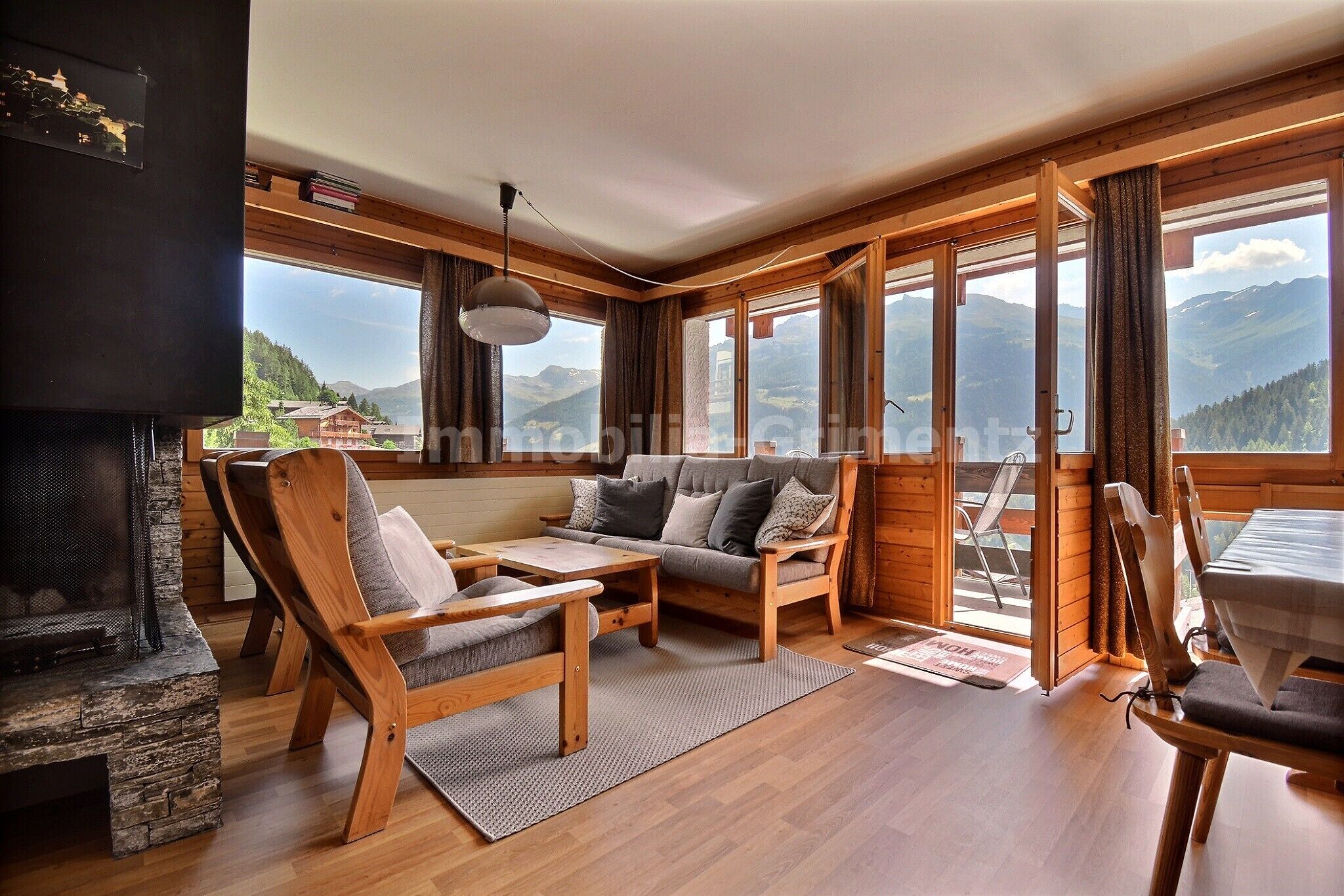 Televisor i llar de foc 