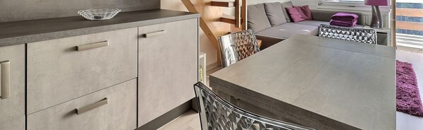 Interior - Comfortable mansard flat on 2 levels for 4 to 5 people, living room, kitchen area with dishwasher, 1 (Grimentz)