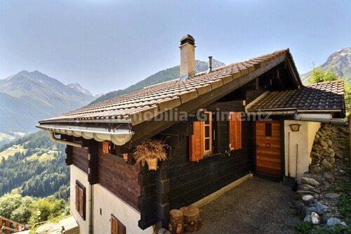 Very comfortable chalet on 2 levels, for 6 people, living room with fireplace, kitchen area with dis