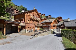 Esterni