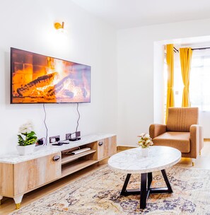 Leilighet – classic | Oppholdsområde | Flatskjerm-TV